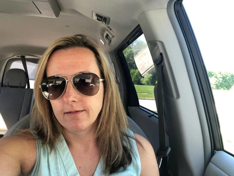 files/Mom_Review_Selfie.webp